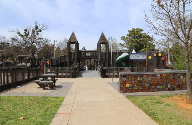 Reaves Park Kid Space Playground